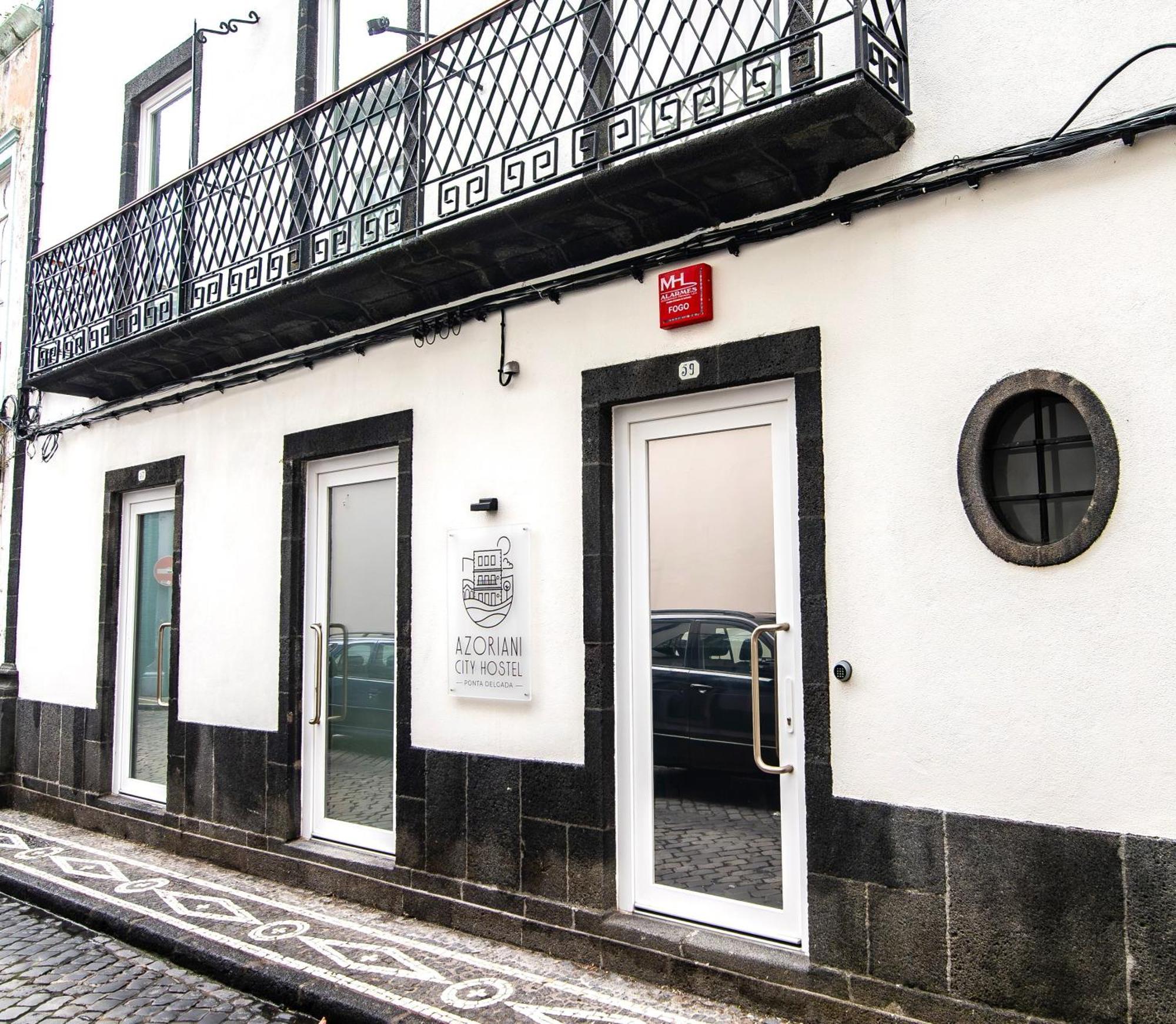 Azoriani City Hostel Ponta Delgada ภายนอก รูปภาพ